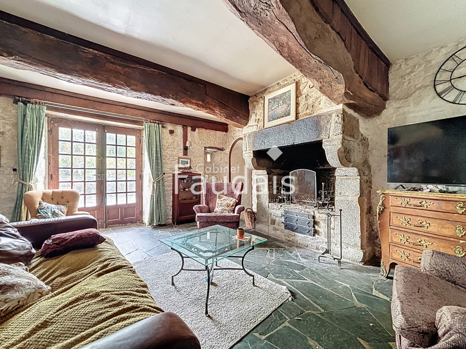 
                                                Vente
                                                 Axe GRANVILLE-COUTANCES - Maison anglo-normande avec chambre