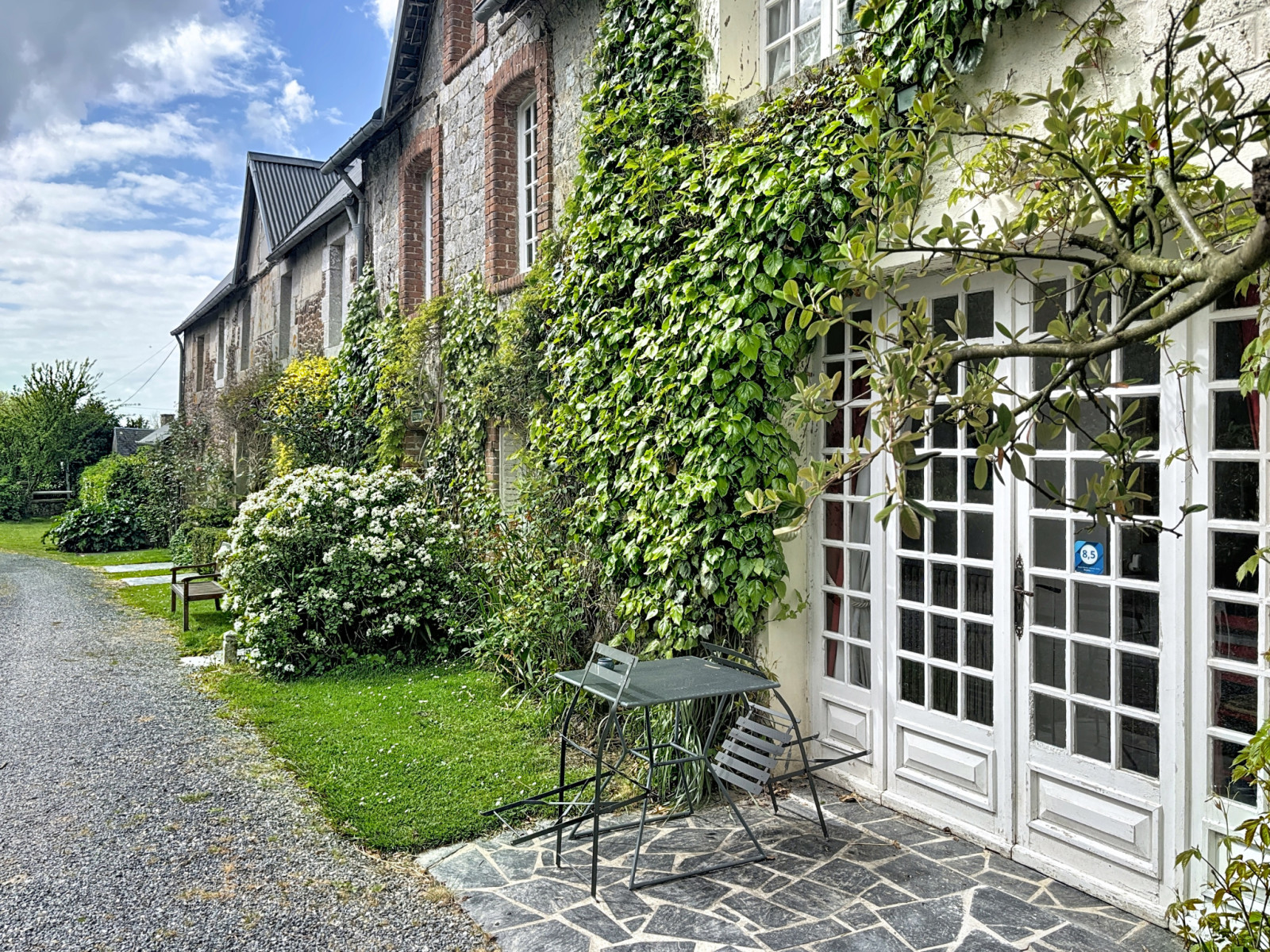 
                                                Vente
                                                 Axe GRANVILLE-COUTANCES - Maison anglo-normande avec chambre