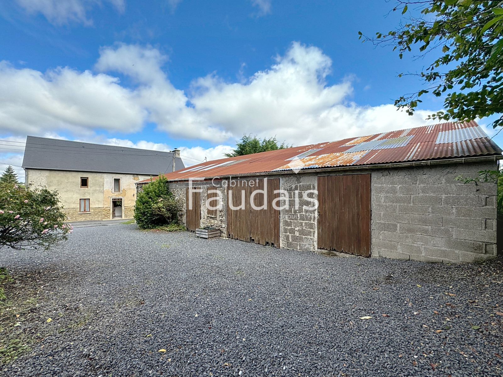 
                                                Vente
                                                 Axe Saint-Lô Coutances, le Lorey Maison de campagne 