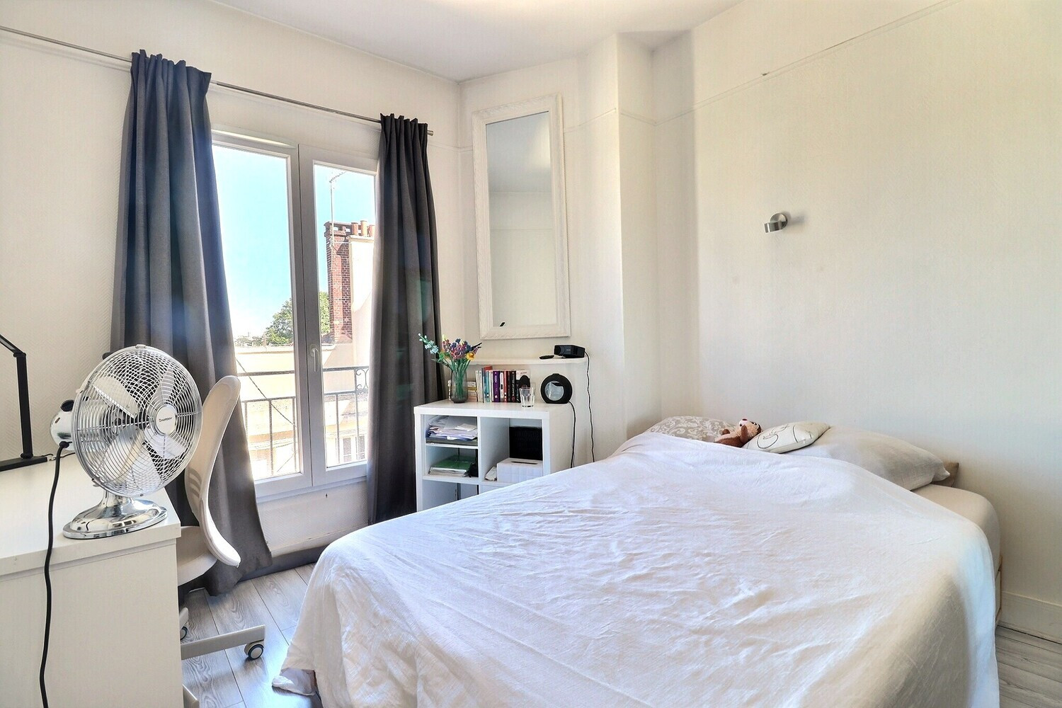 
                                                Vente
                                                 Bagneux 2 pièces - proche rer b - loué