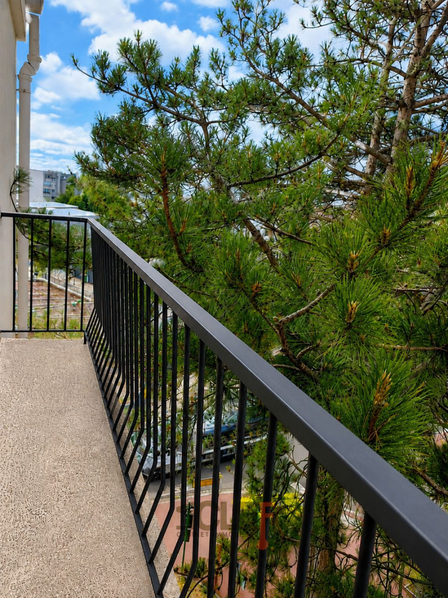 
                                                Vente
                                                 Bagneux 4P lumineux avec double balcon