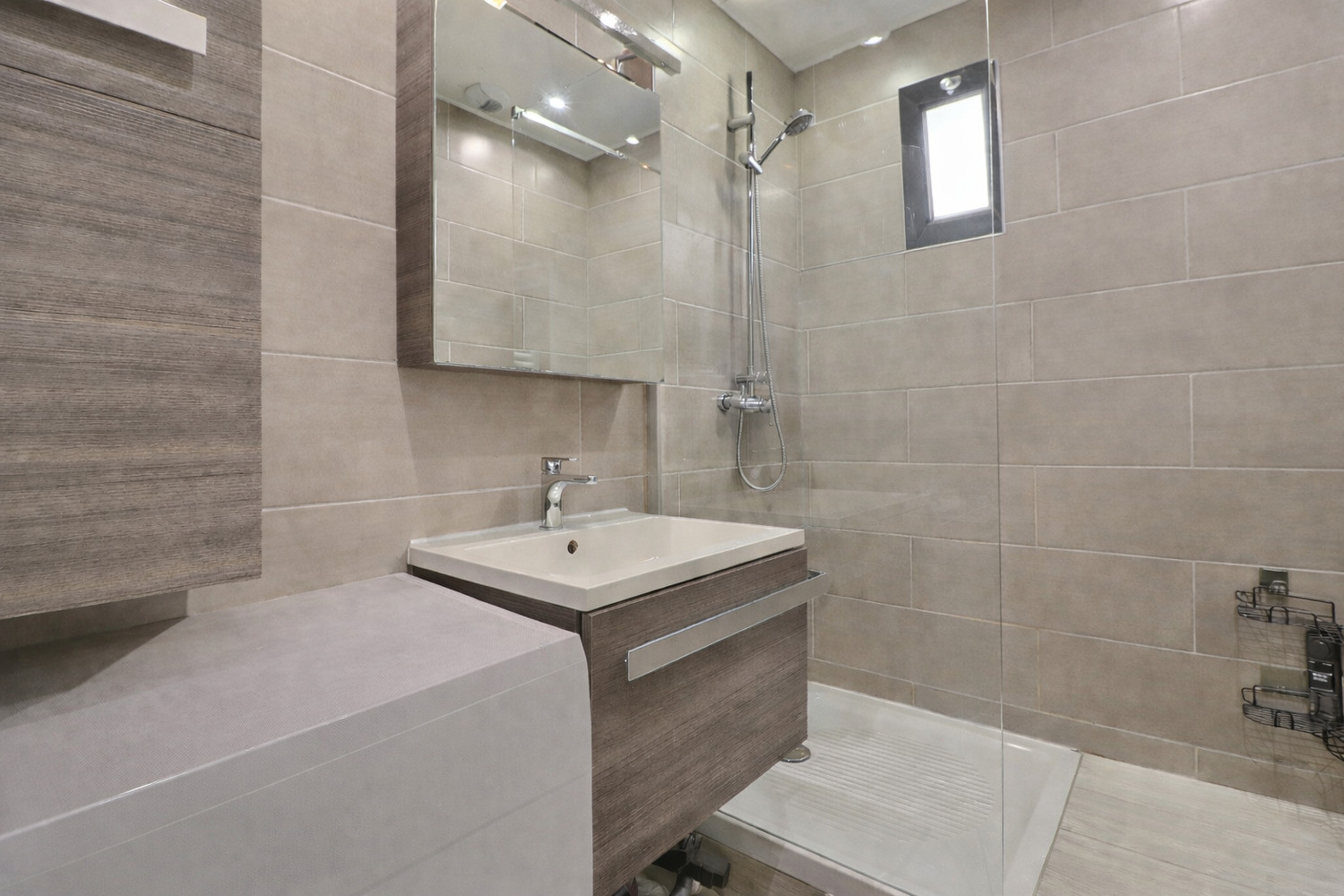 
                                                Vente
                                                 Bagneux Henri Ravéra - Maison 3 pièces - 57m²
