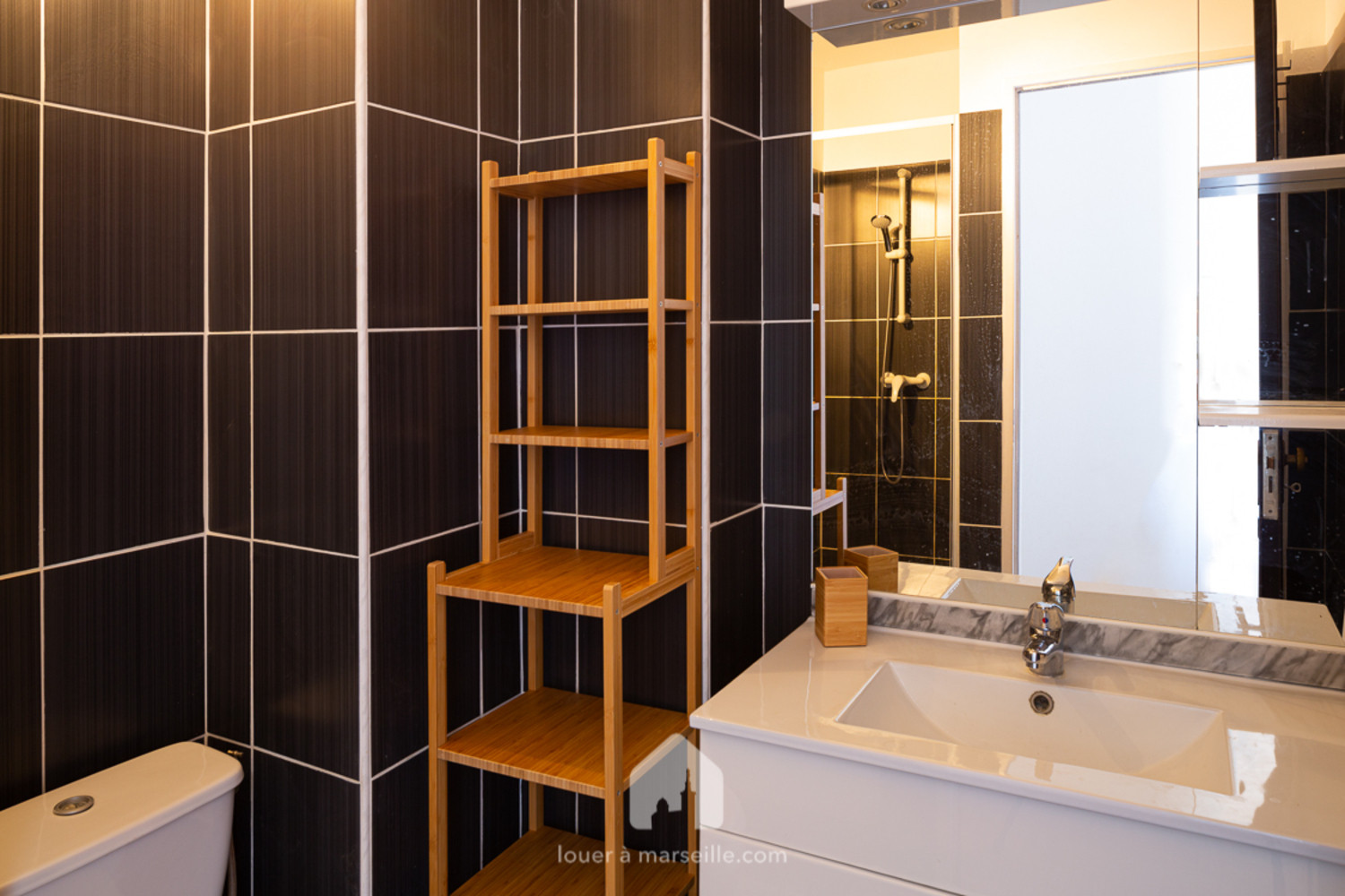 
                                                Location
                                                 Balcon de Longchamp