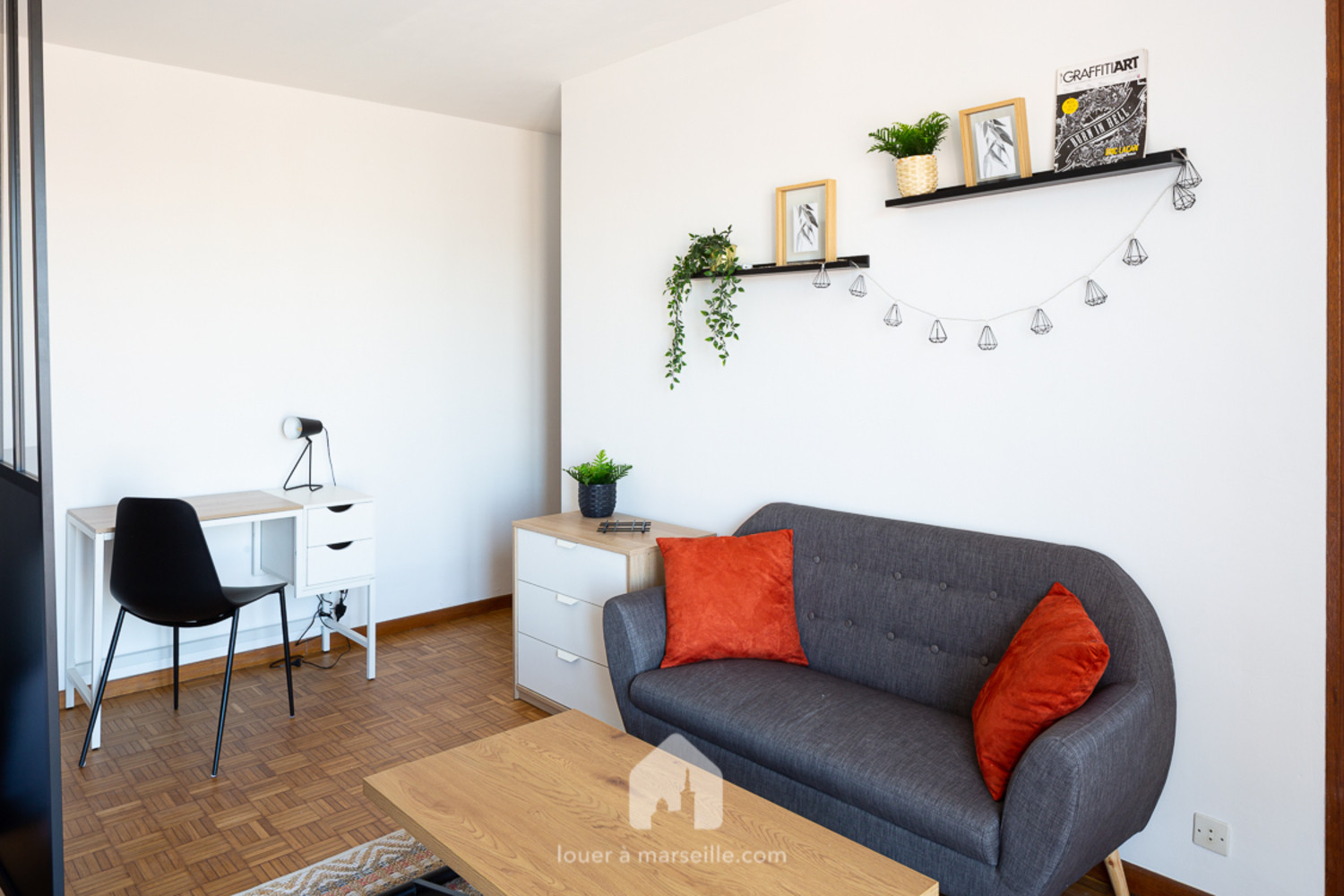 
                                                Location
                                                 Balcon de Longchamp