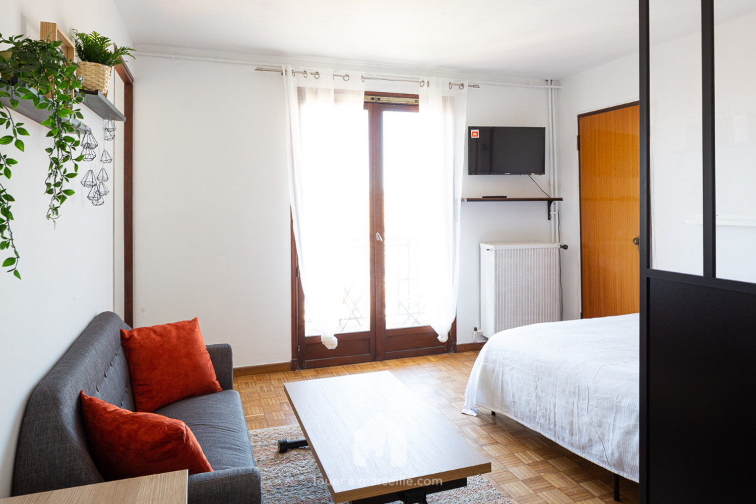 
                                                Location
                                                 Balcon de Longchamp