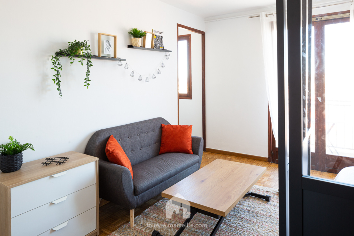 
                                                Location
                                                 Balcon de Longchamp