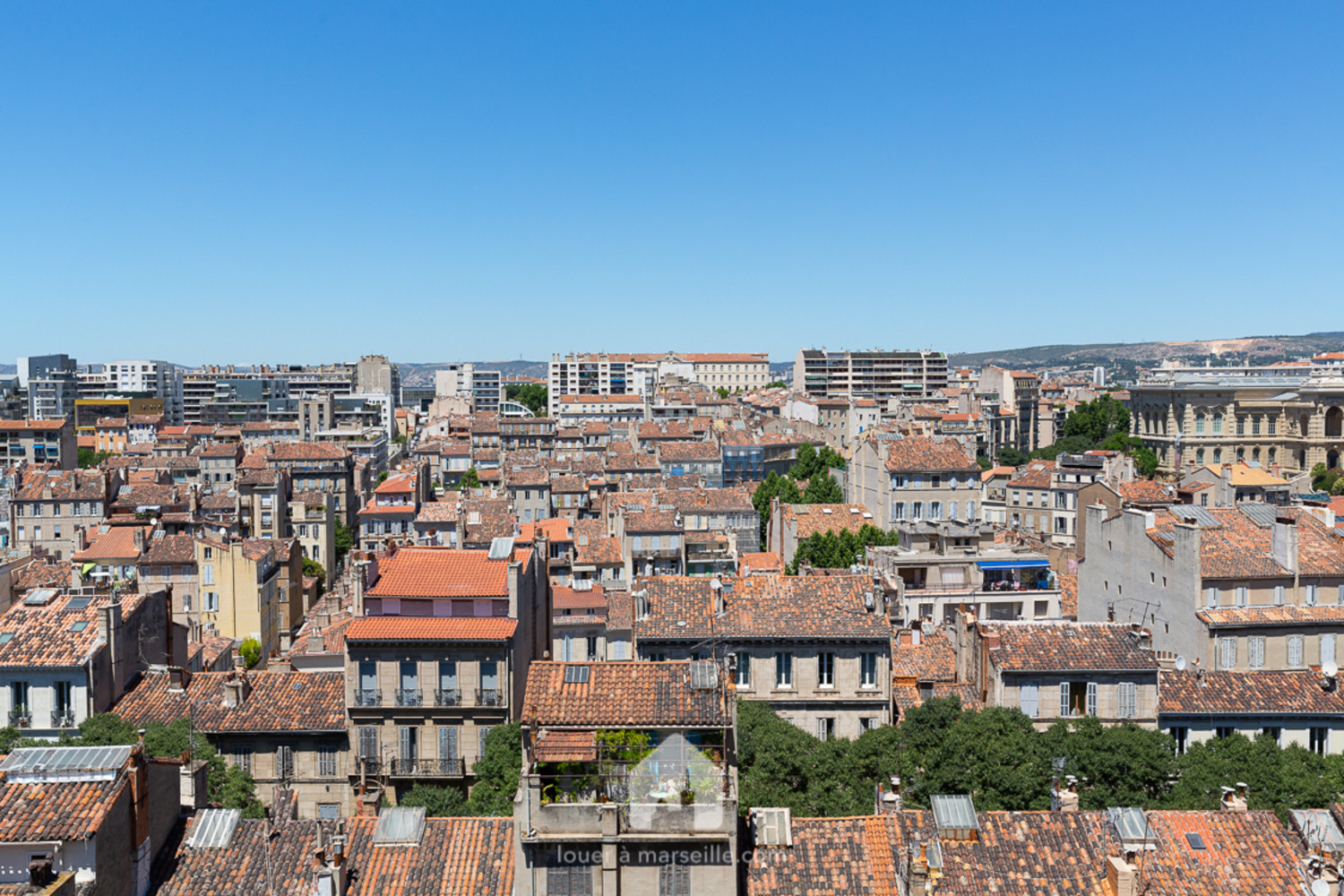 
                                                Location
                                                 Balcon de Longchamp