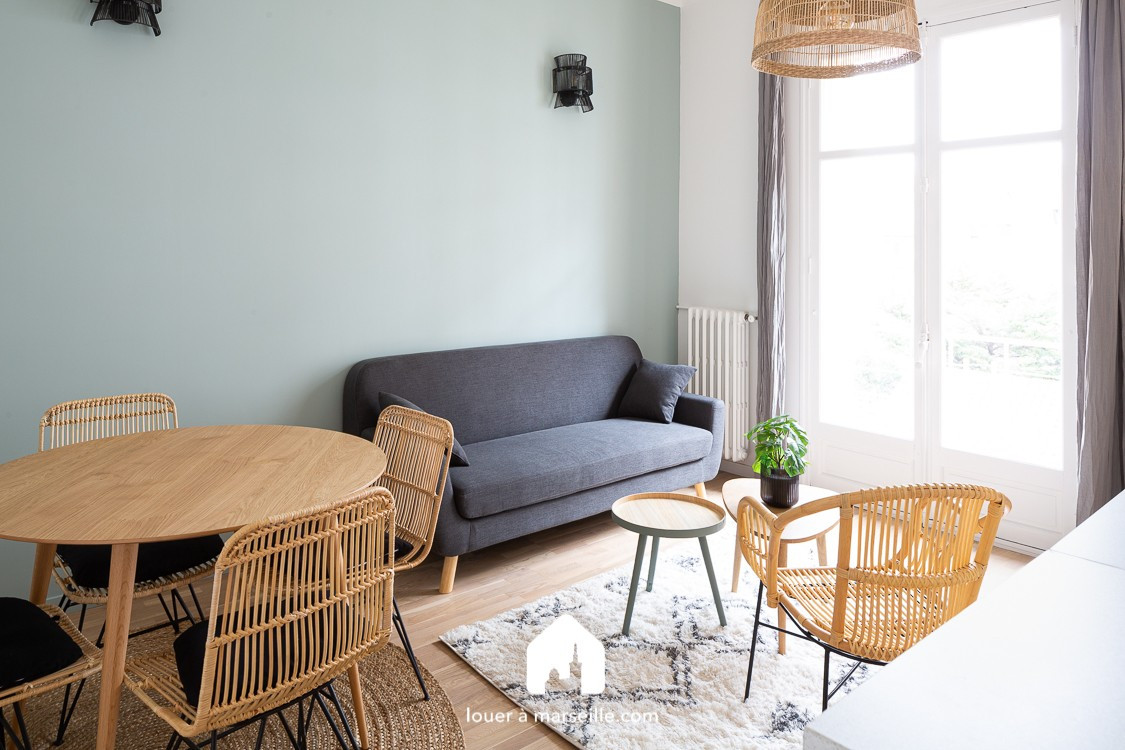 
                                                Location
                                                 Balcon du Prado