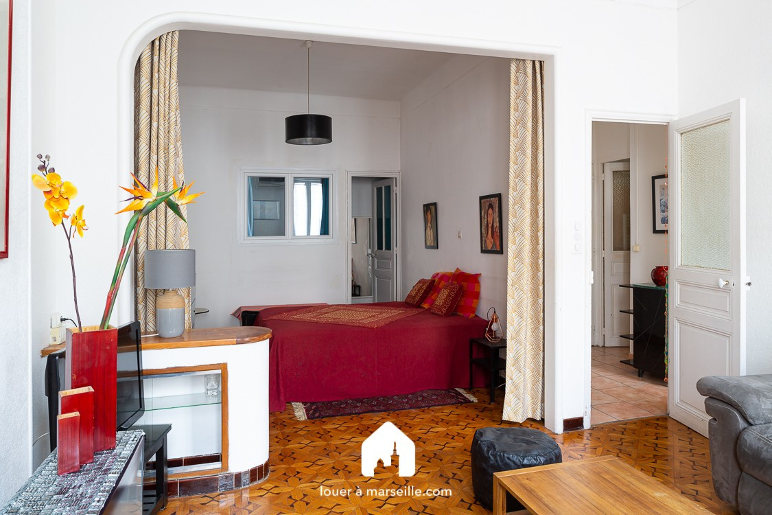 
                                                Location
                                                 Balcon Escat