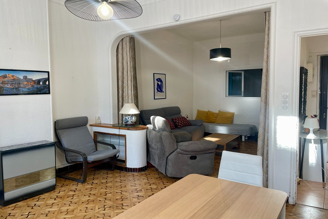 
                                                Location
                                                 Balcon Escat