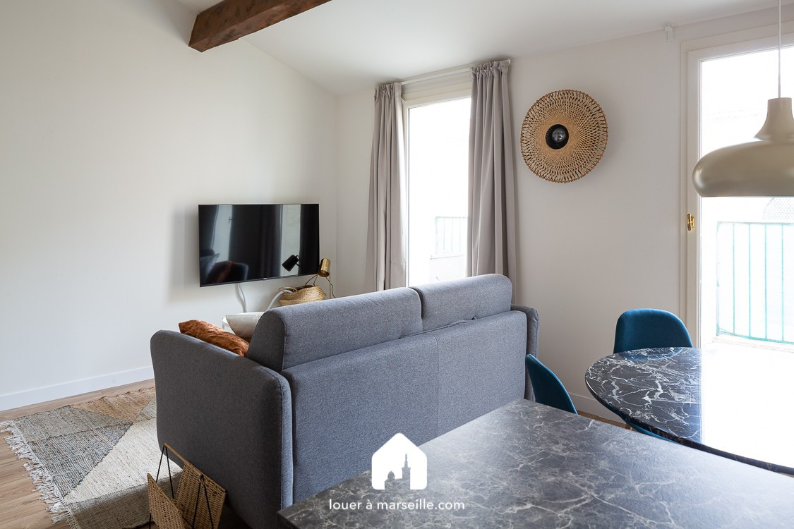 
                                                Location
                                                 Balcon République