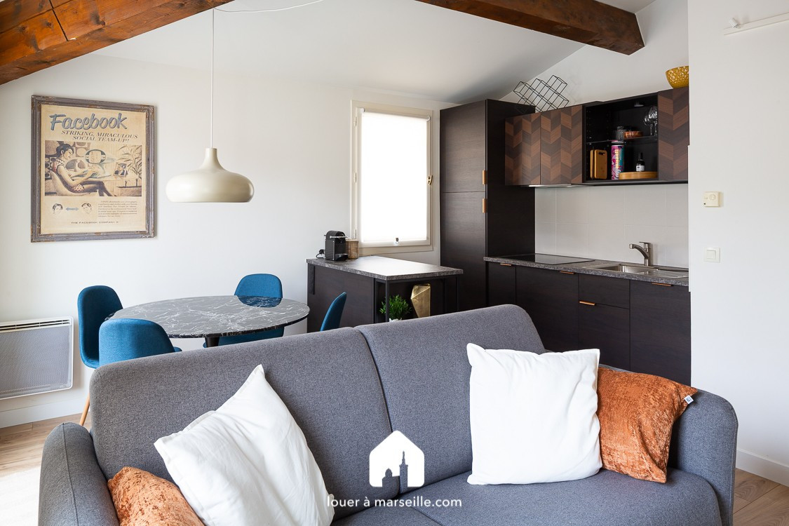 
                                                Location
                                                 Balcon République