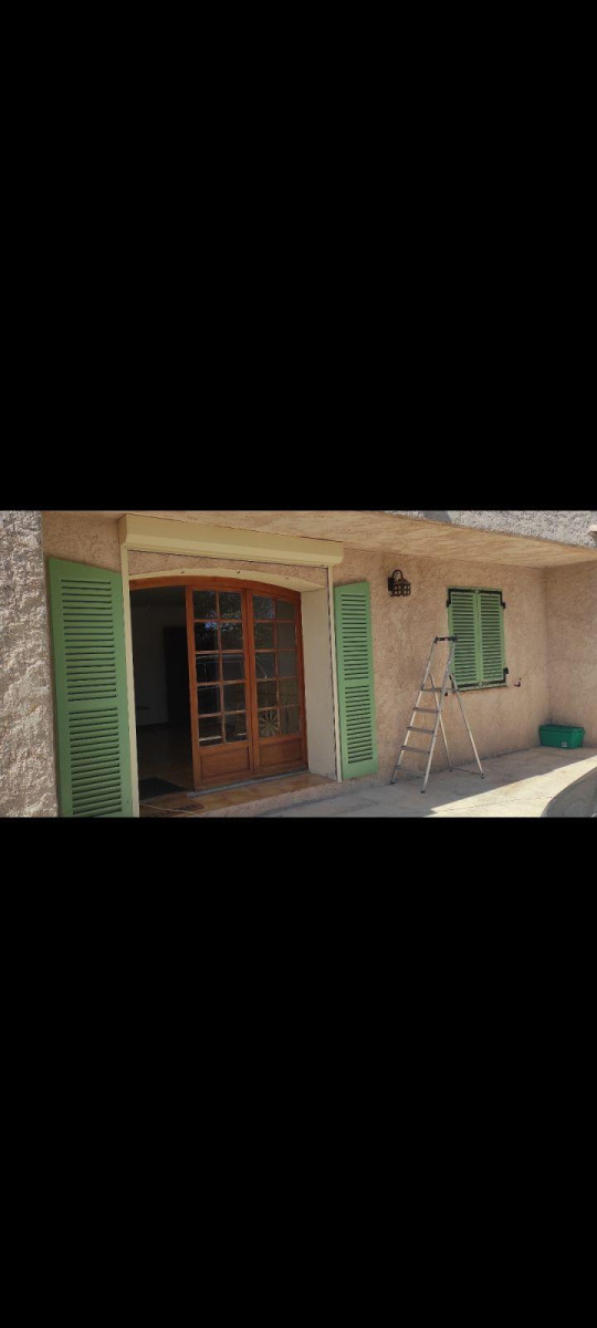 
                                                Location
                                                 Bas de villa a cuers