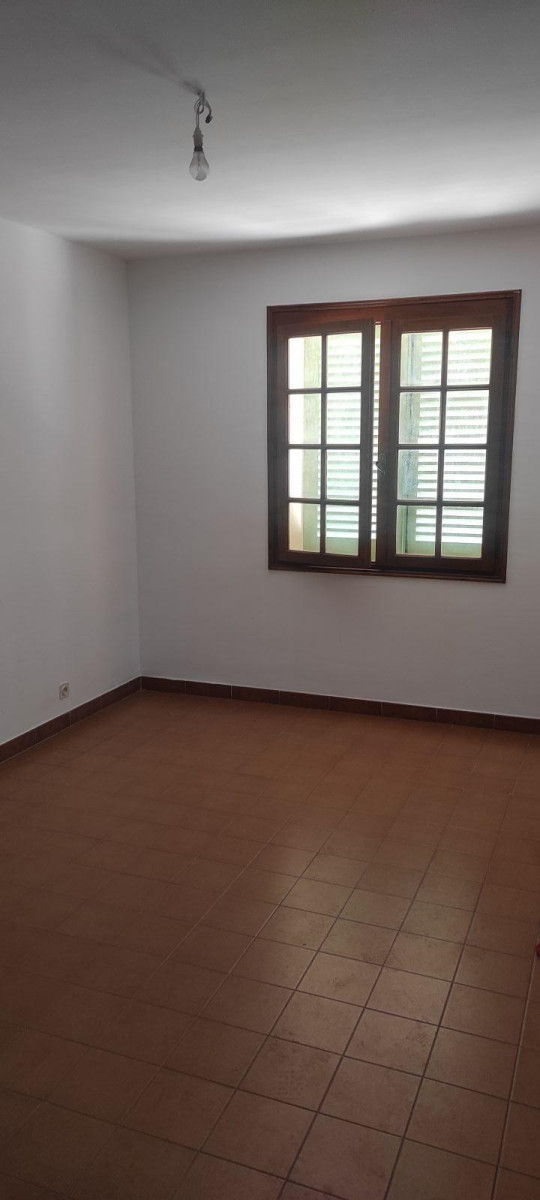 
                                                Location
                                                 Bas de villa a cuers