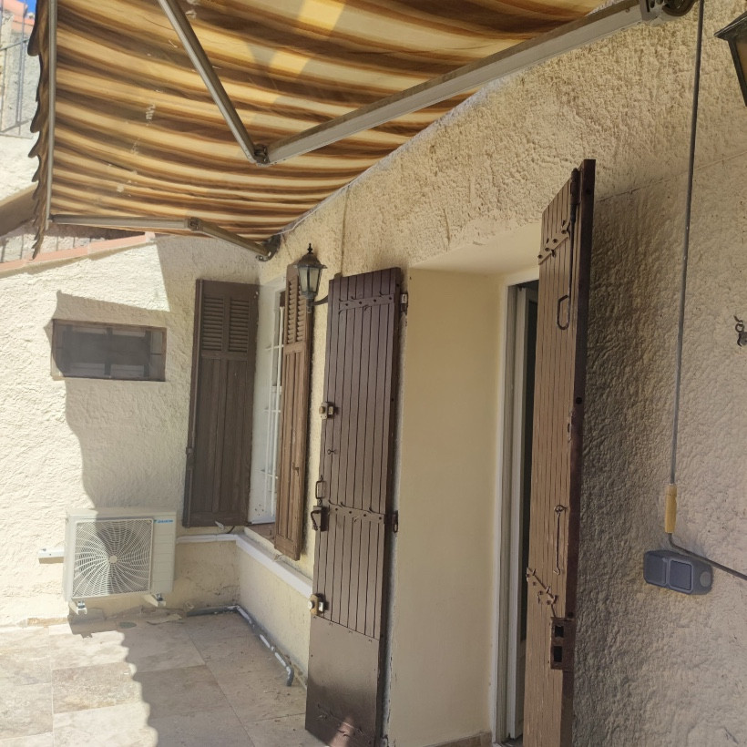 
                                                Location
                                                 bas de villa beaumont 44m2
