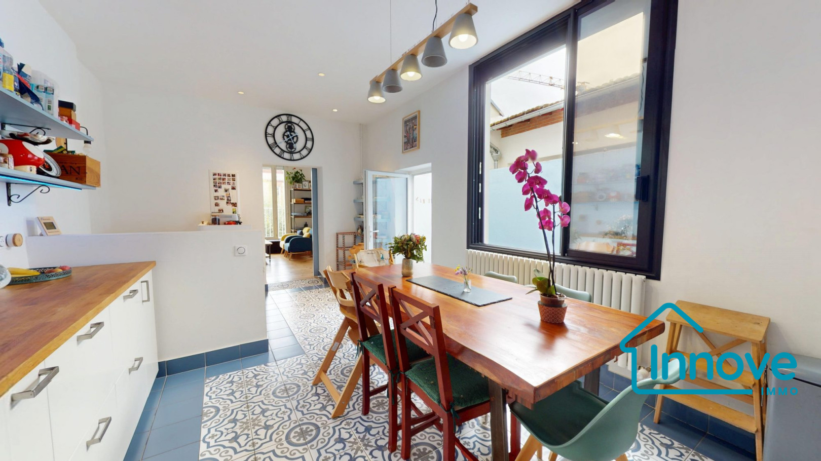 
                                                Vente
                                                 BAS GUILHEMERY - Maison de ville familale avec cachet