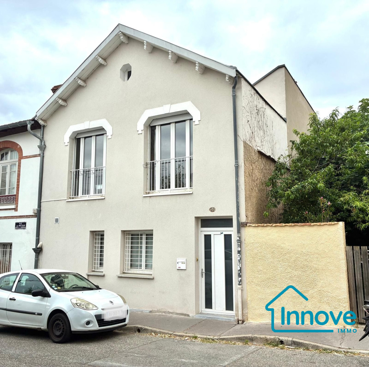 
                                                Vente
                                                 BAS GUILHEMERY - Maison de ville familale avec cachet
