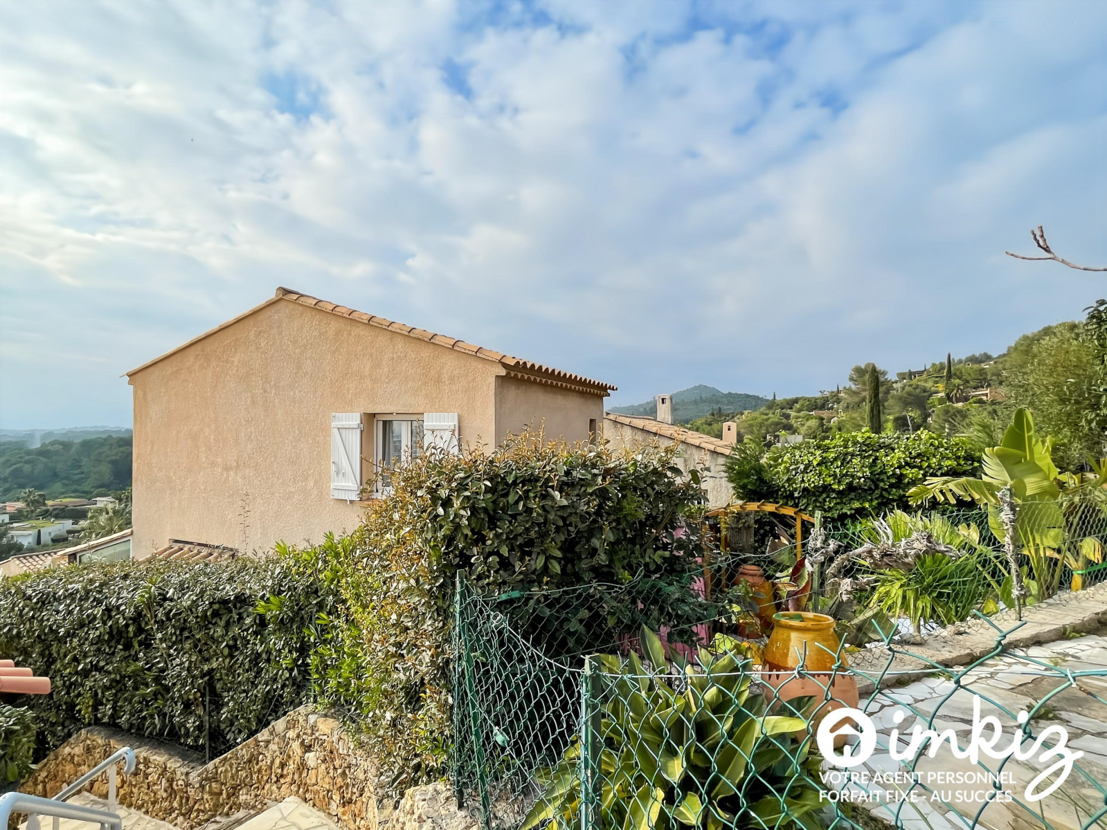 
                                                Vente
                                                 Bastidon vue mer imprenable