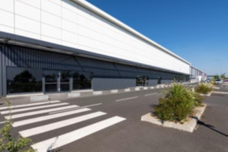 
                                                Vente
                                                 Bâtiment industriel de 3 621 m² à vendre – Neuville-de-Poitou, proche de Poitiers (86)