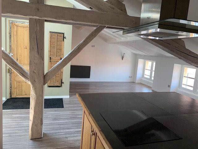 
                                                Location
                                                 Bd valbenoite f2 refait a neuf 60m2 atypique