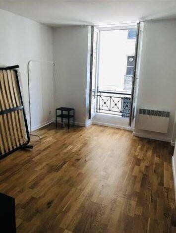 
                                                Location
                                                 Beau 2/3 pièces 45m² partiellement meublé