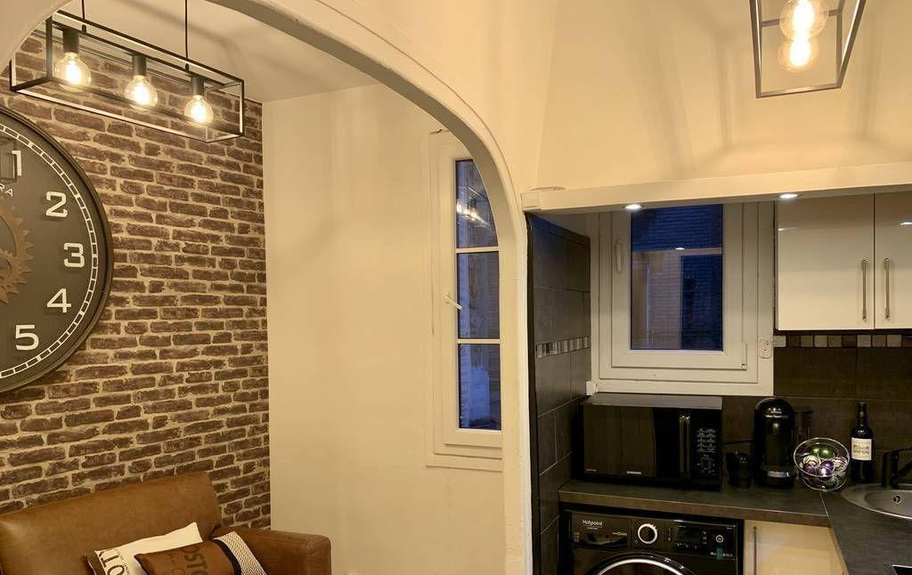
                                                Location
                                                 Beau 2 pièces 29 m² rénové et meublé à Puteaux