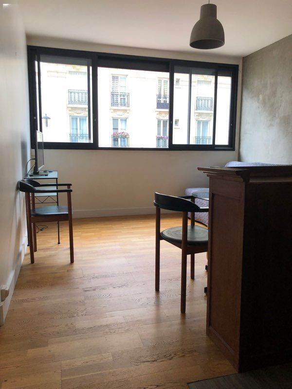 
                                                Location
                                                 Beau 2 pieces 32m2 75013