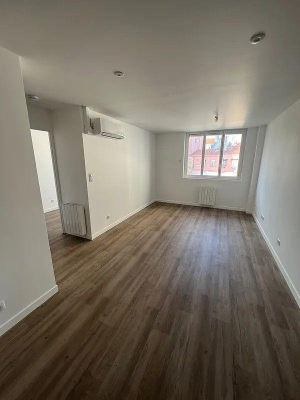 
                                                Location
                                                 Beau 2 pièces 40m² meublé et neuf climatisé