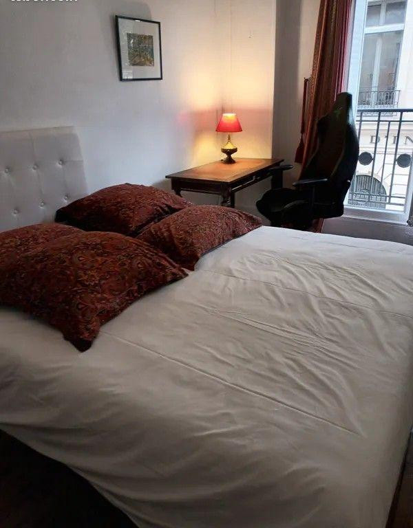 
                                                Location
                                                 Beau 2 pièces 40m² meublé proche Champs Elysées