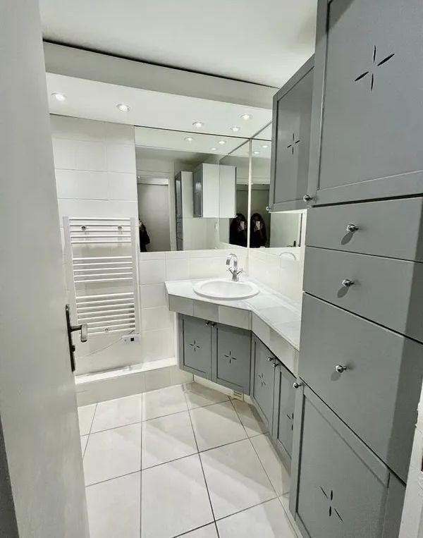 
                                                Location
                                                 Beau 2 pièces 43 m2 calme sur jardin à Boulogne