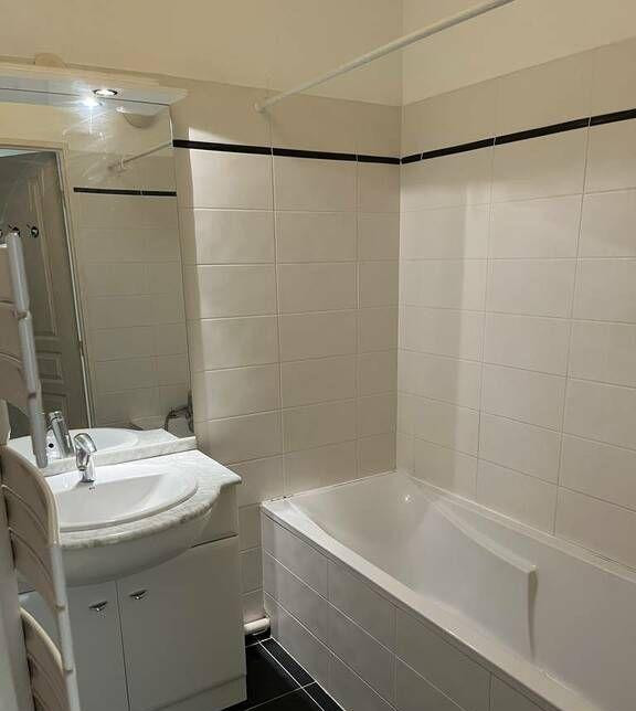 
                                                Location
                                                 Beau 2 pièces 48m² avec terrasse et jardin à Aix