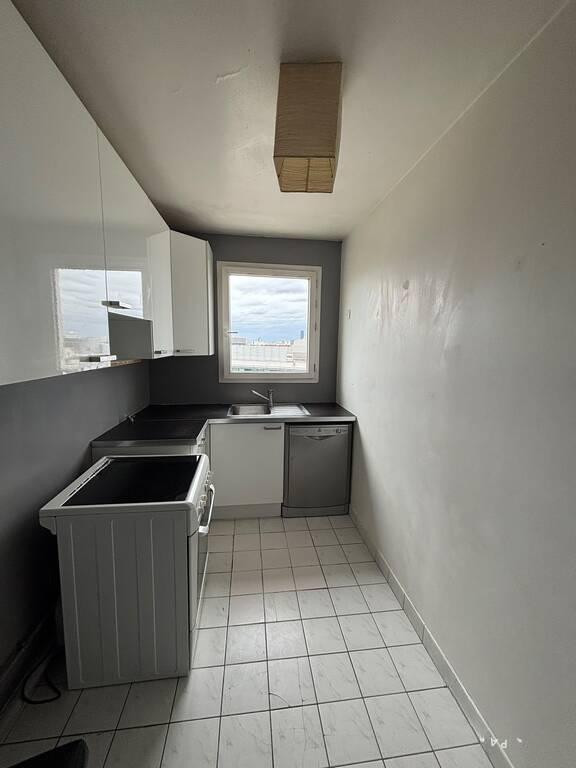 
                                                Location
                                                 Beau 2 pièces 50 m² Châtillon