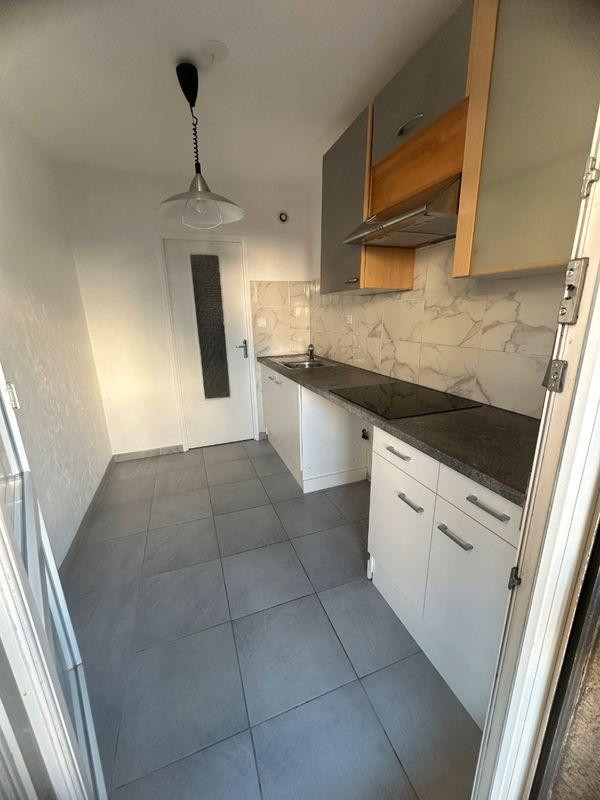 
                                                Location
                                                 Beau 2 pièces 51m2  avec balcon