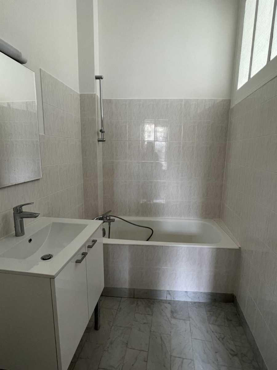 
                                                Location
                                                 Beau 2 pièces à Paris 6ème