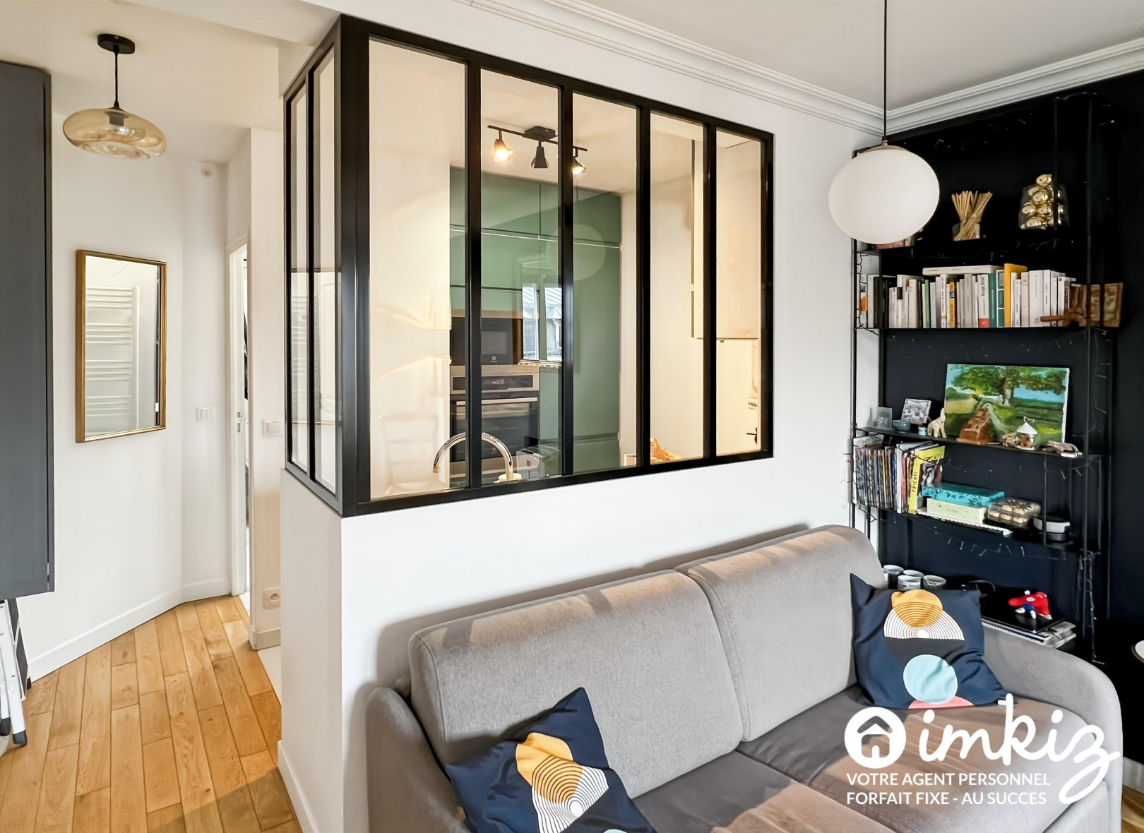 
                                                Vente
                                                 Beau 2 pièces dans un immeuble Haussmannien