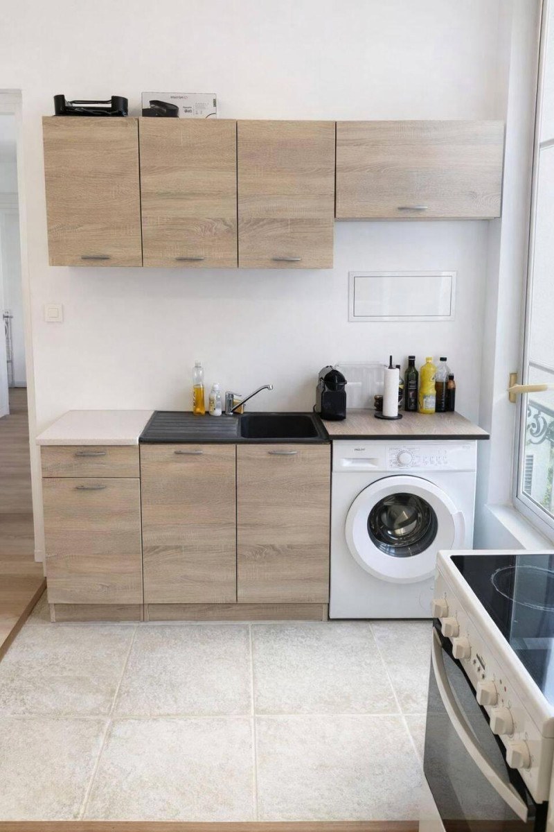 
                                                Location
                                                 Beau 2 pièces meublé 35m²