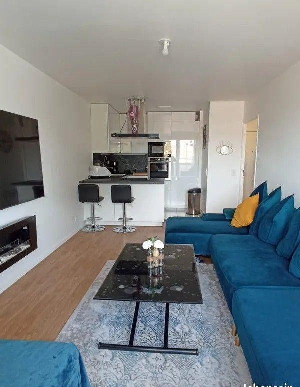 
                                                Location
                                                 Beau 2 pièces meublé 45m² avec balcon