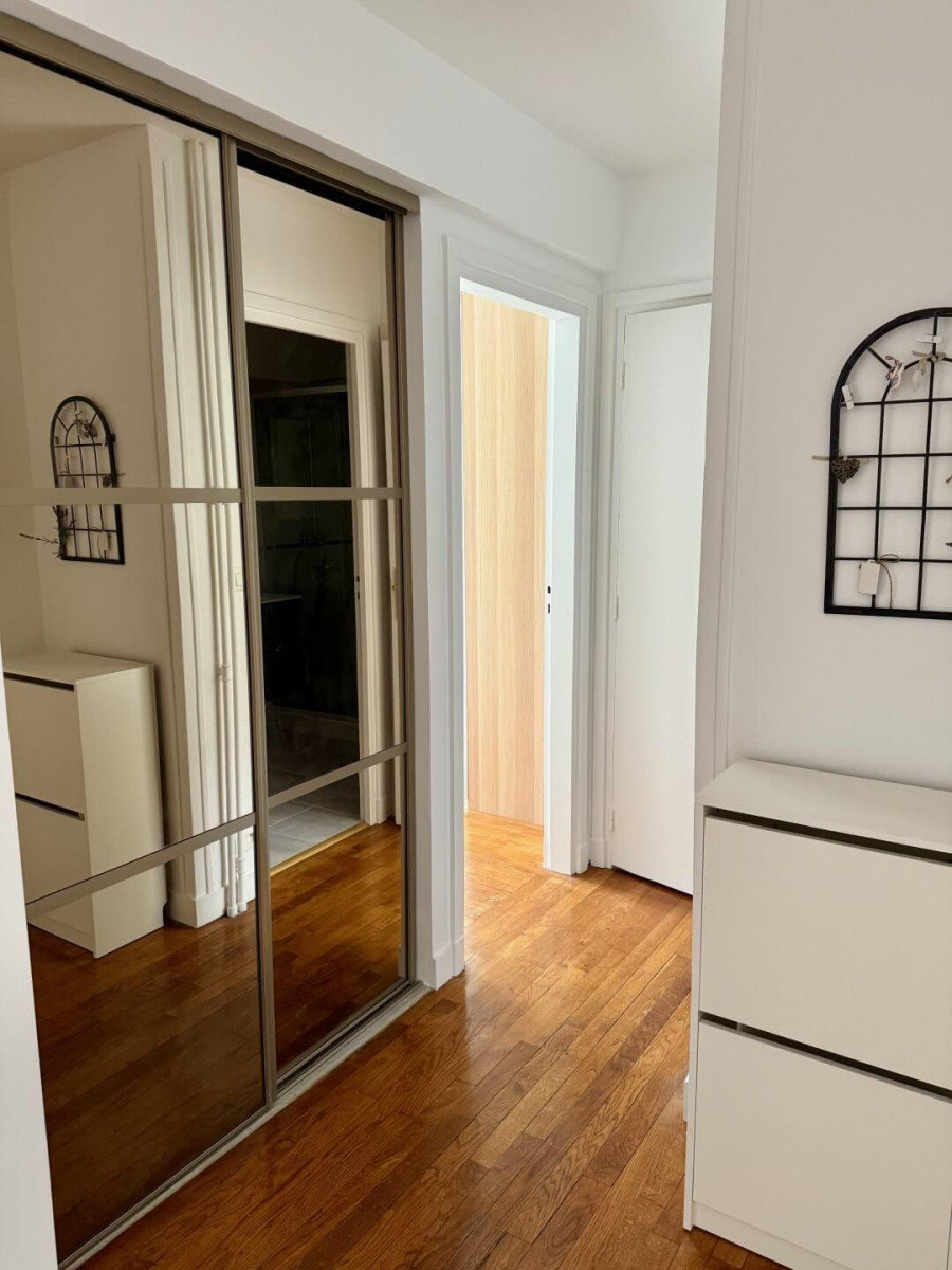 
                                                Location
                                                 Beau 2 pièces meublé 45m² calme et lumineux