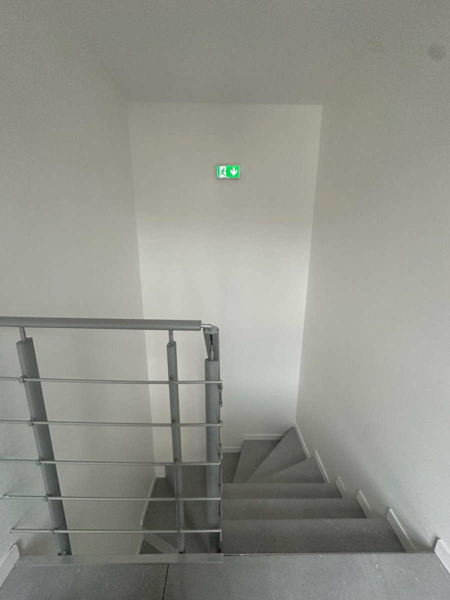 
                                                Location
                                                 Beau 2 pièces meublé
Et recent