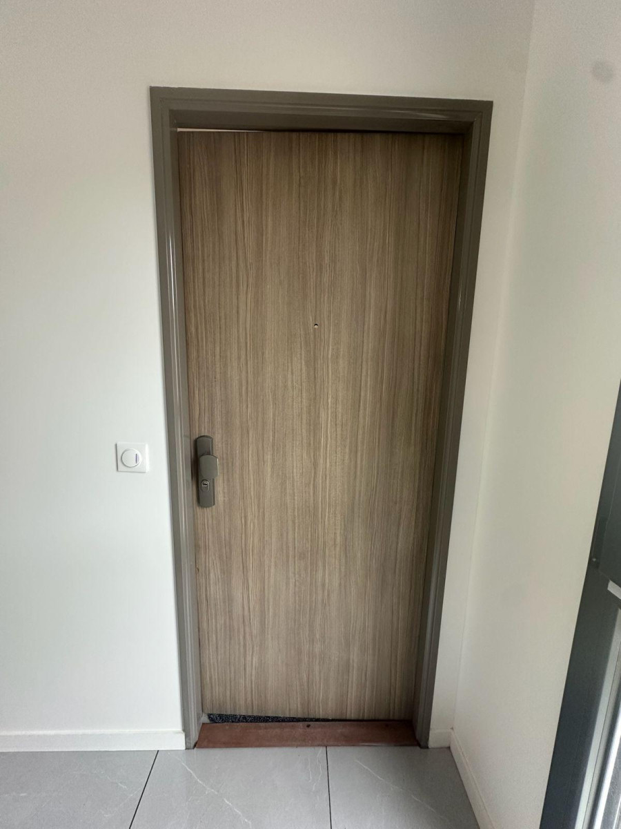 
                                                Location
                                                 Beau 2 pièces meublé
Et recent