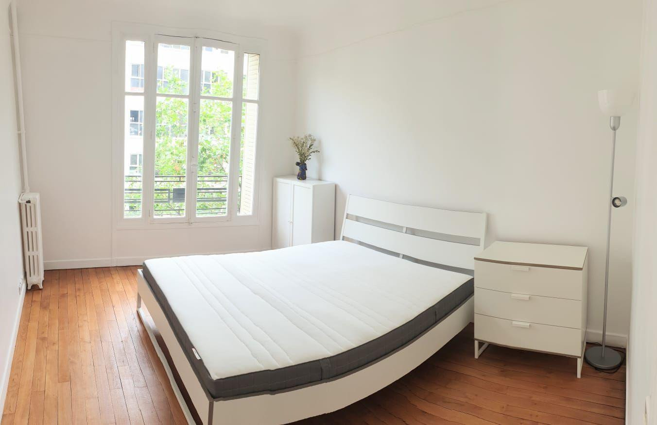 
                                                Location
                                                 Beau 2 pièces meublé, lumineux et refait à neuf