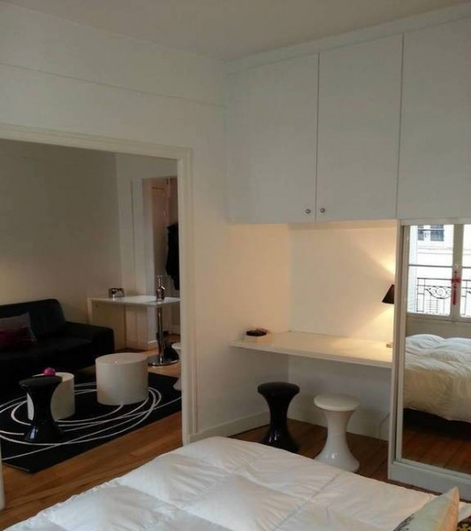 
                                                Location
                                                 Beau 2 pièces meublé Paris 16ème