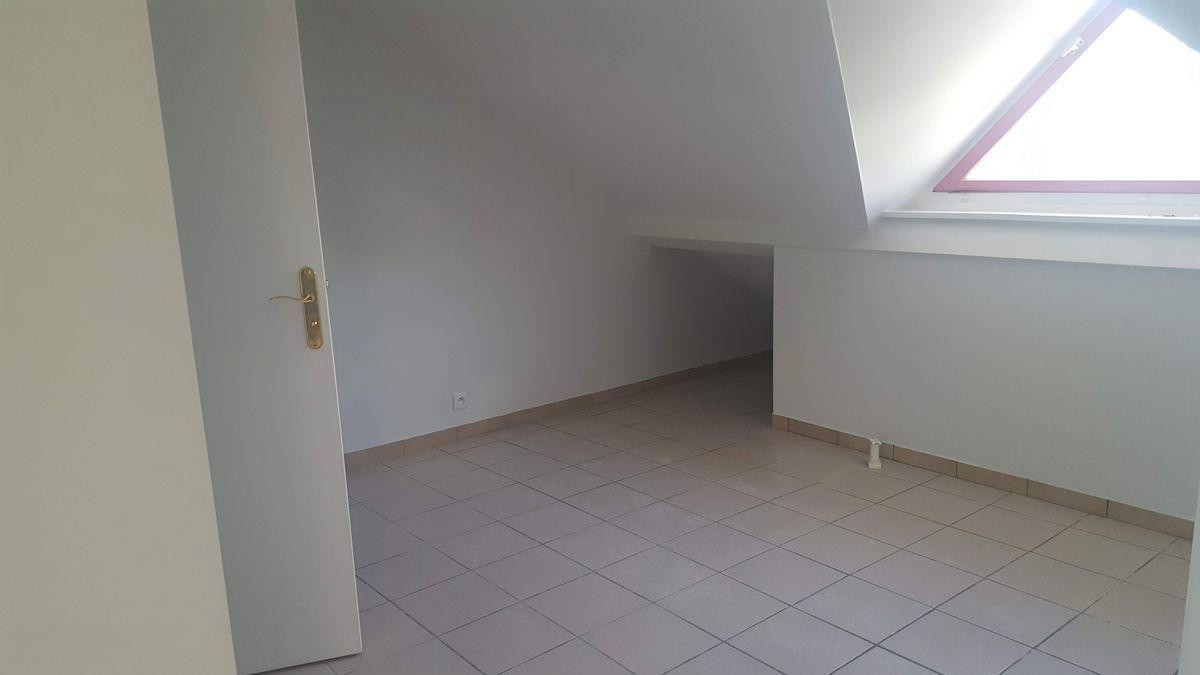 
                                                Location
                                                 Beau 2 pièces refait à neuf