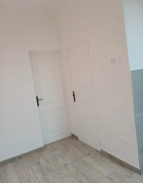 
                                                Location
                                                 Beau 2P 27m² refait à neuf