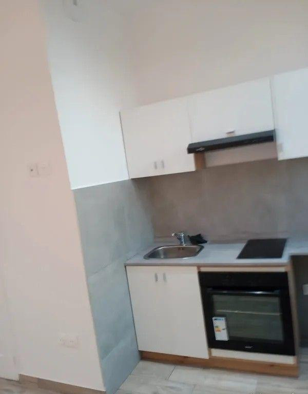
                                                Location
                                                 Beau 2P 27m² refait à neuf
