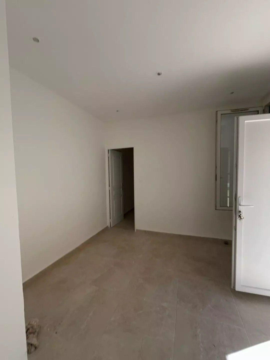 
                                                Location
                                                 Beau 2P 28m² au calme