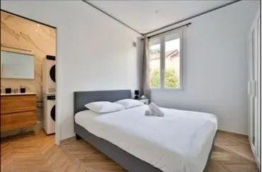 
                                                Location
                                                 Beau 2P 28m² entièrement meublé