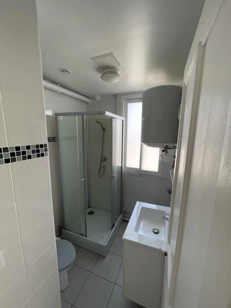 
                                                Location
                                                 Beau 2P 29m² avec balcon centre ville