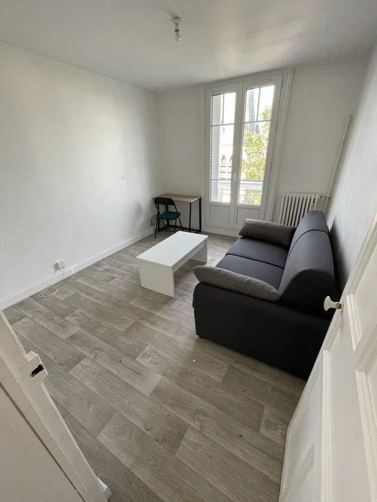
                                                Location
                                                 Beau 2P 29m² avec balcon centre ville