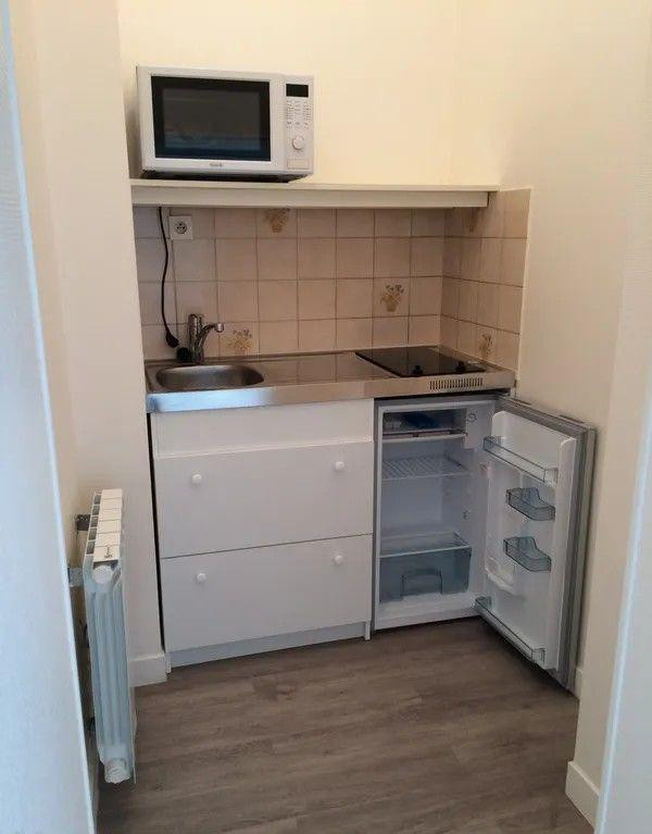 
                                                Location
                                                 Beau 2P 30m² au calme place de la Cathédrale